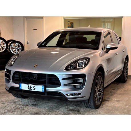 PORSCHE MACAN TURBO