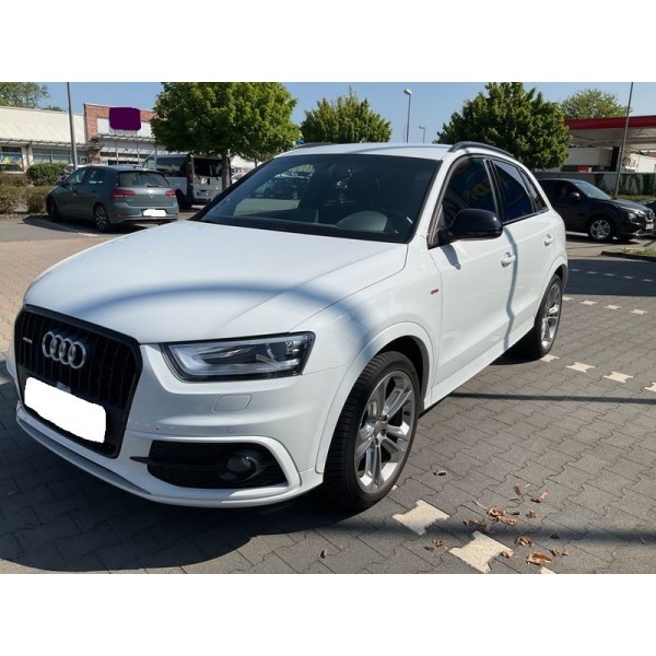 AUDI  Q3
