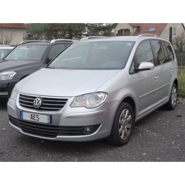 VOLKSWAGEN  TOURAN